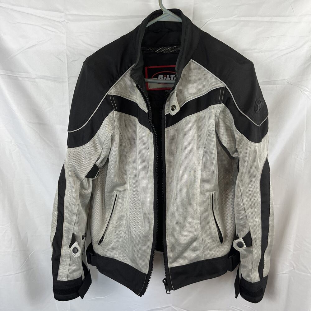 BILT WSM. Men’s Silver MOTORCYCLE BIKER RACING JACKET ARMORED. BLM 13